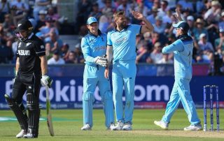 নিউজিল্যান্ড ব্যাটসম্যানদের লড়াইয়ের তেমন সুযোগই দেয়নি ইংলিশ বোলাররা।